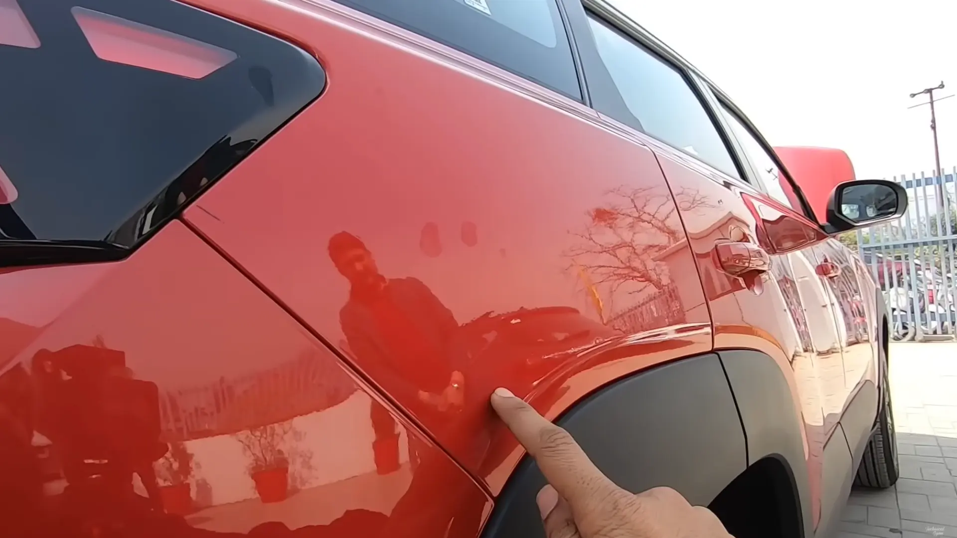 Body panel defect identified during new car PDI